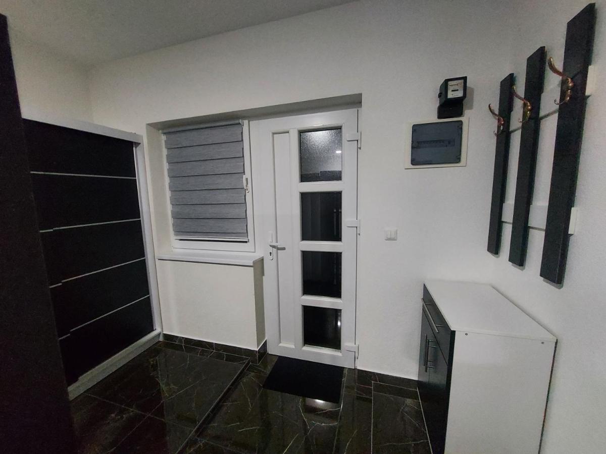 Malm Travnik Appartement Buitenkant foto
