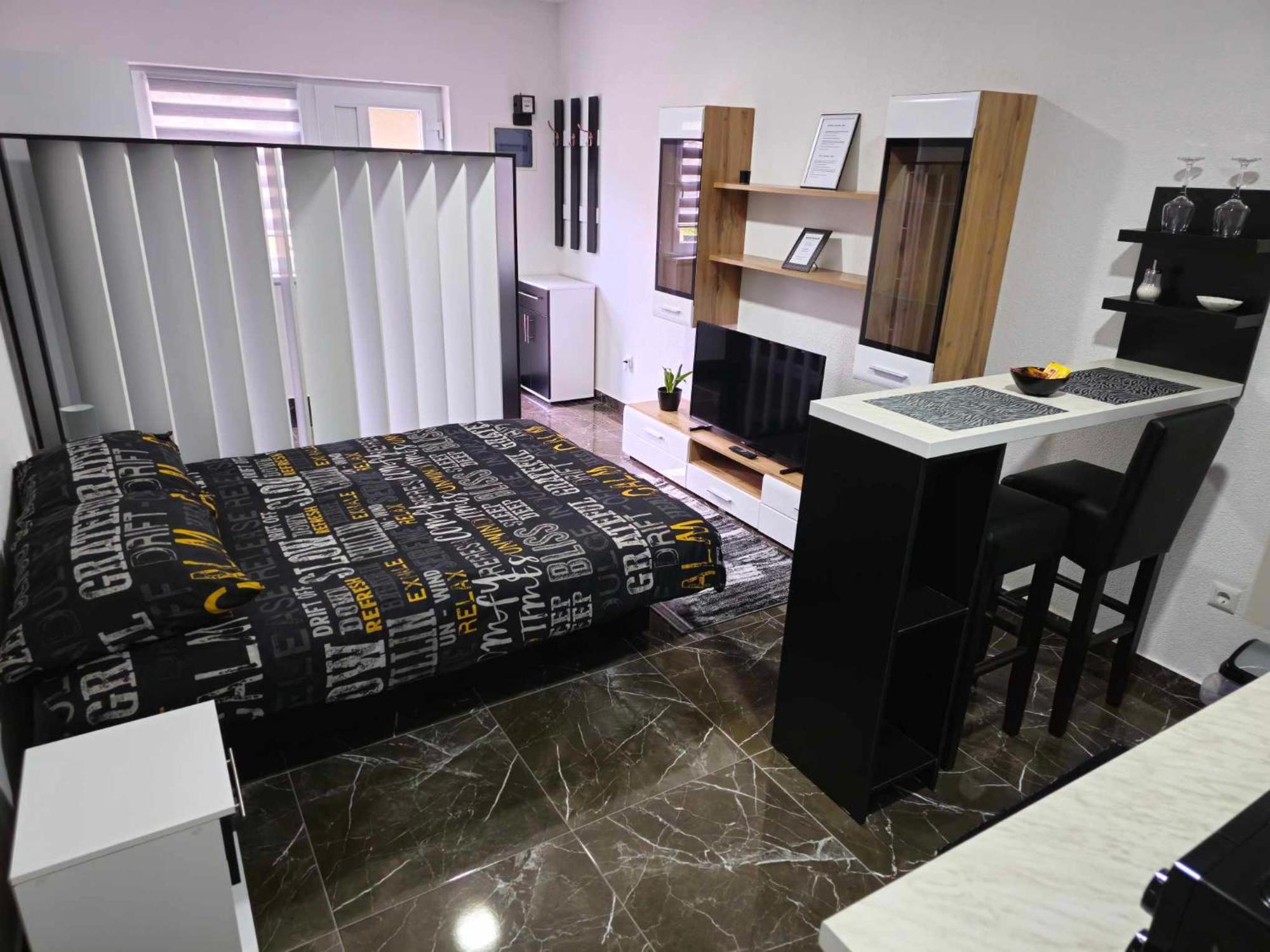 Malm Travnik Appartement Buitenkant foto
